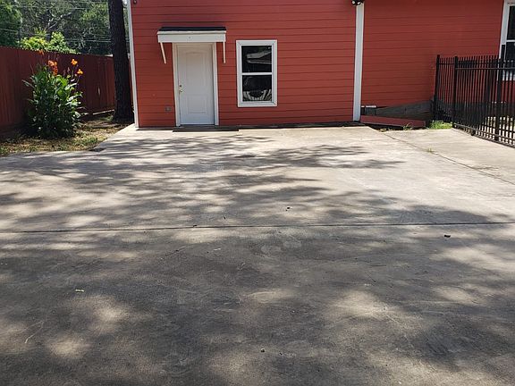 5th image of 16607 Larchwood Dr