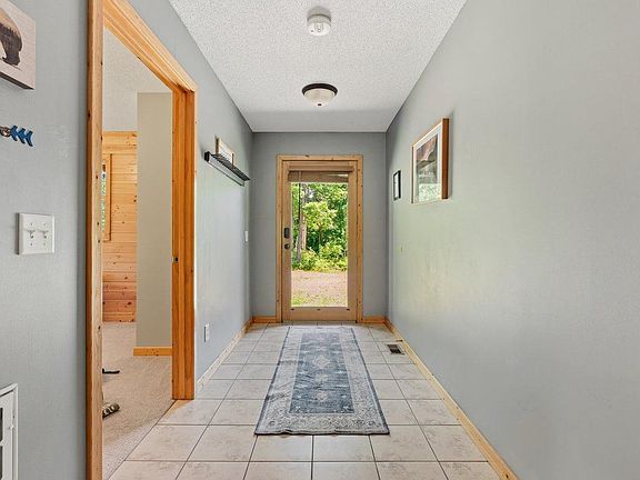 4th image of 18541 Golf Cir