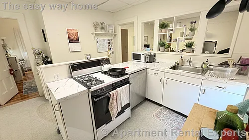 35 Burnside Ave Photo 1