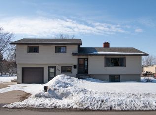 205 3rd St SE, Braham, MN 55006