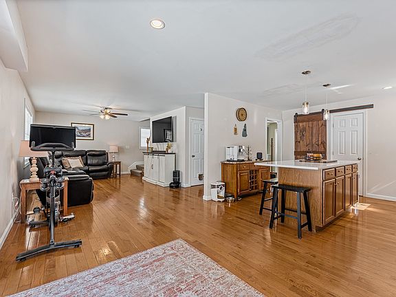 5th image of 49 Ebony Drive