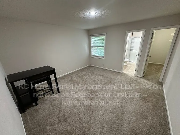 11429 W 142nd Ter — Photo 24