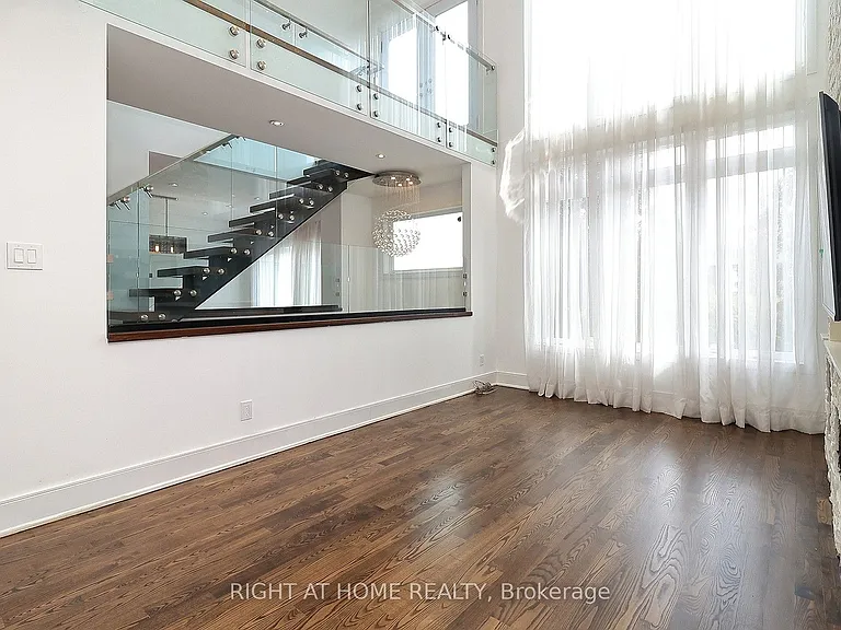 2 Chalet Rd — Photo 10