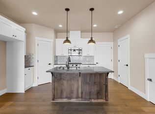 4185 SW 39th St #141, Redmond, OR 97756