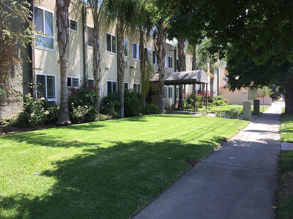 1st image of 13423 Burbank Blvd APT 10