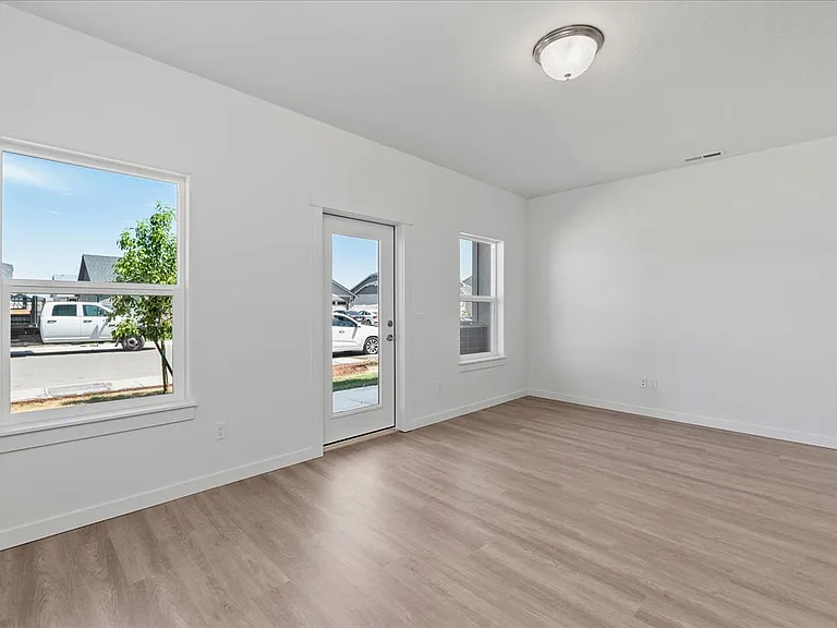 5631 E Bollo St — Photo 5