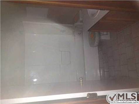 4th image of 27 Wilson Ave