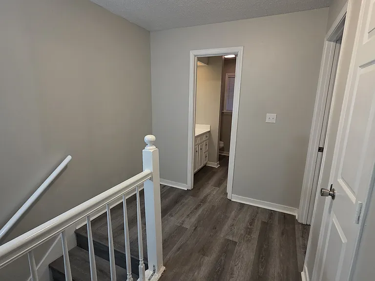 910B Glastonbury Cir — Photo 12