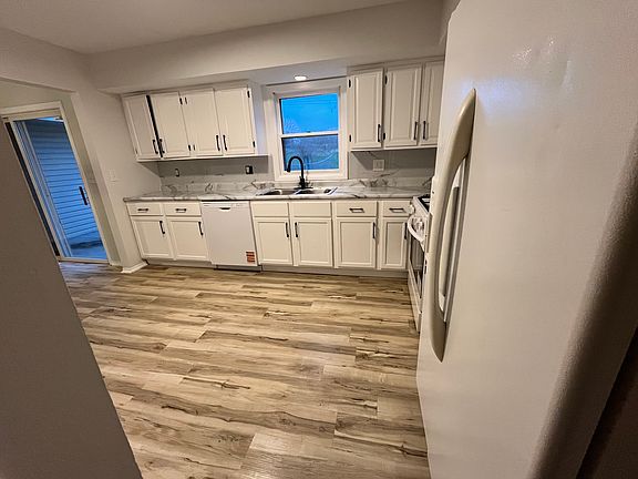 2nd image of 3242 Ironwood Ave