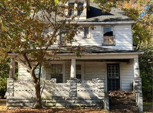 772 Lakeview Rd, Cleveland, OH 44108