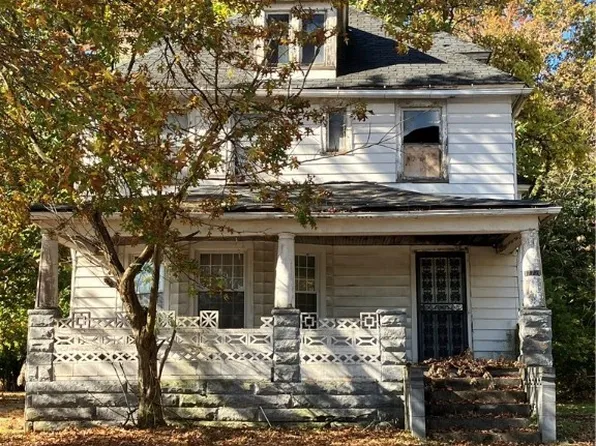 772 Lakeview Rd, Cleveland, OH 44108