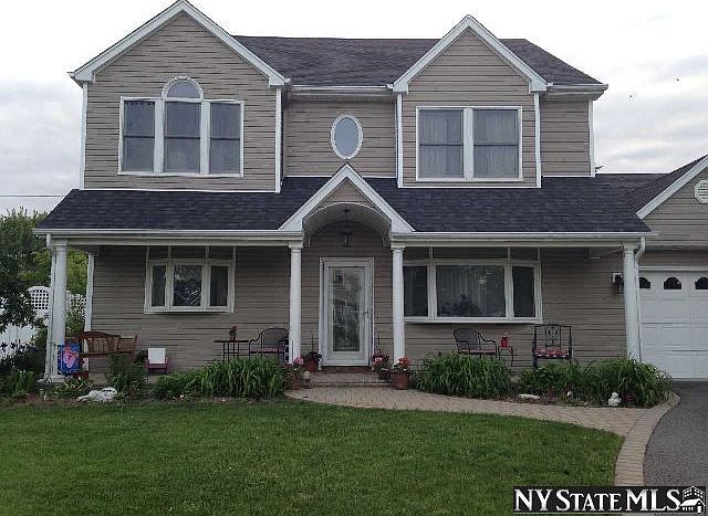 1st image of 2348 Maple Ave