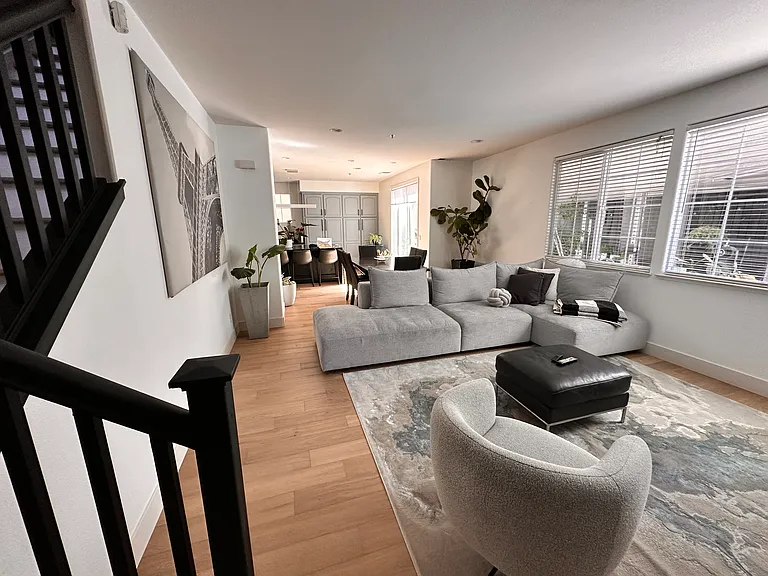 242 Lighthouse Dr — Photo 1