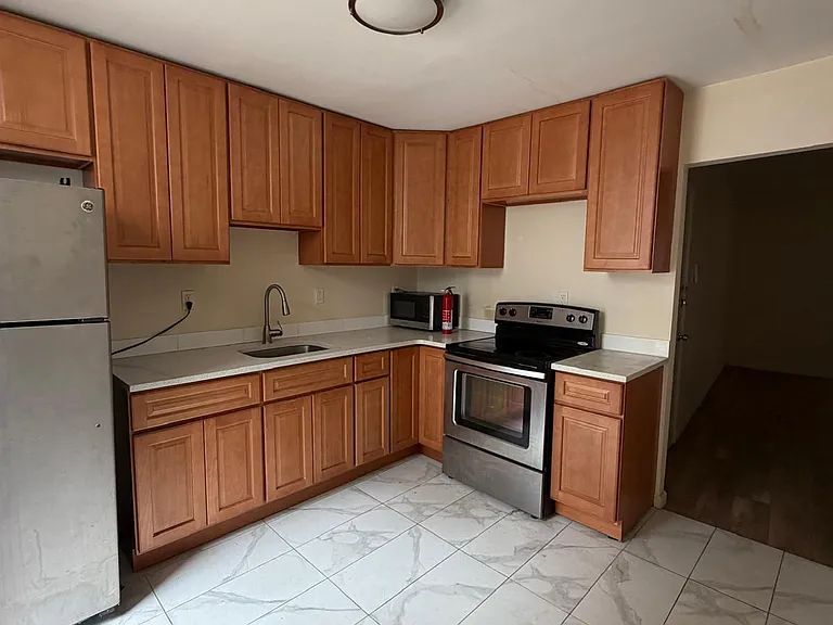 193 Newark Ave #4 — Photo 1