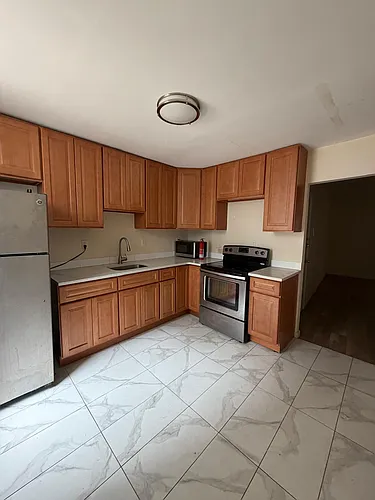 193 Newark Ave #4 Photo 1 193 Newark Ave #4 Photo 1