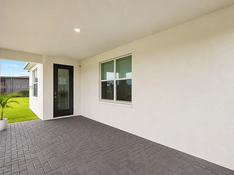 12303 SW Roma Cir — Photo 38
