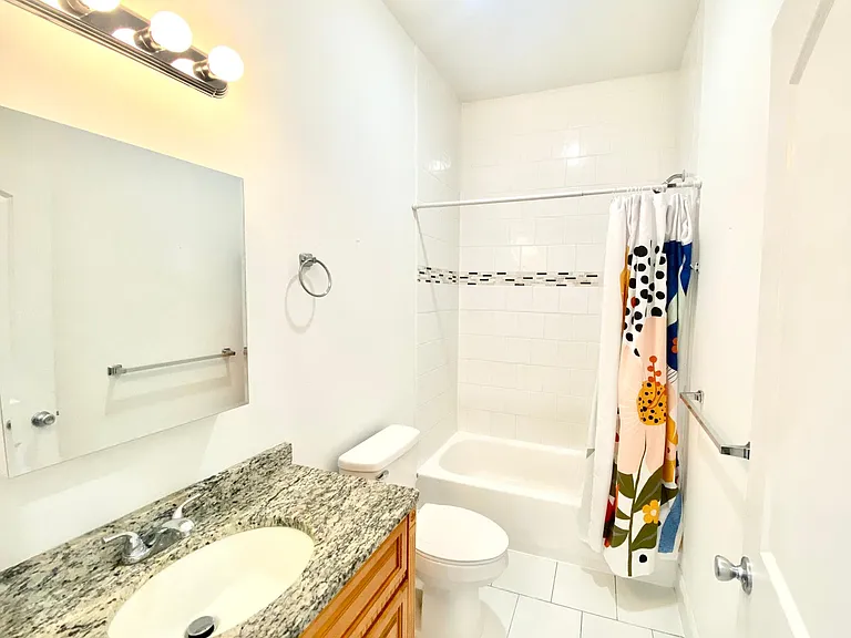 439 N 13th St #3E — Photo 13