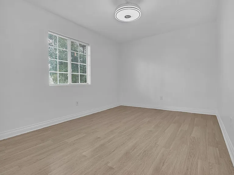 1672 N Soto St — Photo 22