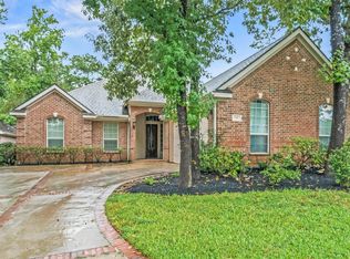 196 W Pines Dr, Montgomery, TX 77356