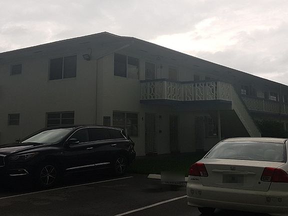 3rd image of 11 NE 204th St APT 21
