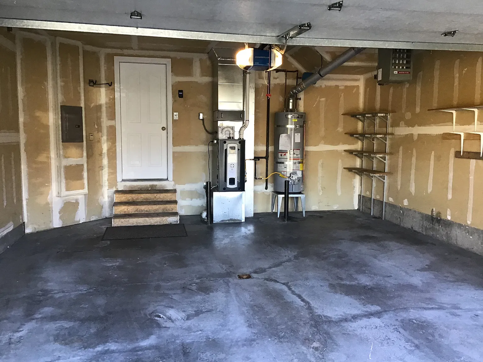 3 bed, 1800 sqft, $3,200 — Photo 2