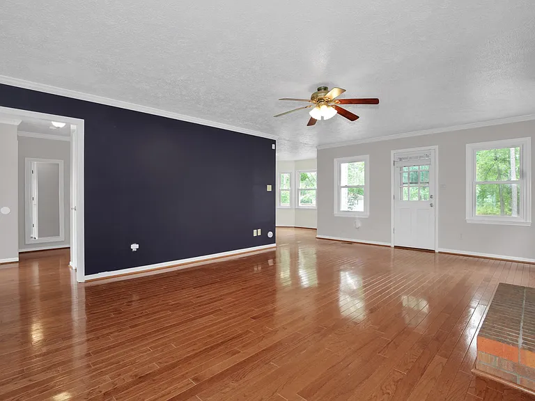 853 Foxcroft Dr — Photo 9