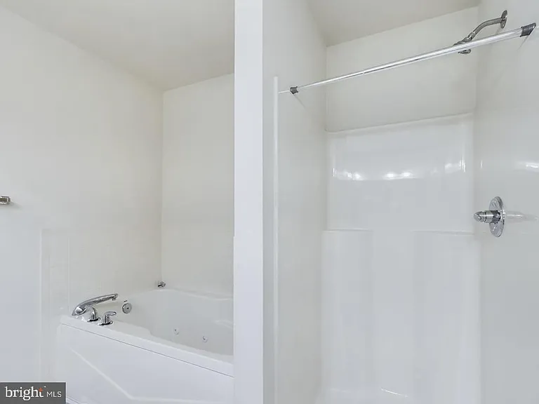 302 Baughmans Ln #M — Photo 27