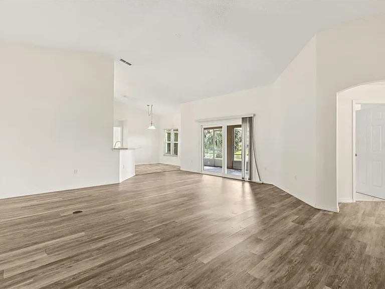 410 Central Mariners Dr — Photo 21
