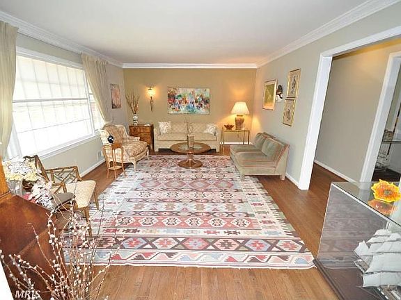 4th image of 15325 Basswood Ct