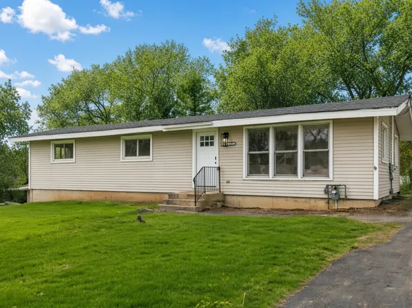 6305 Robert Rd, Cary, IL 60013