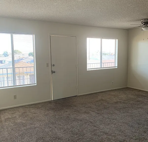 13415 Doty Ave — Photo 33