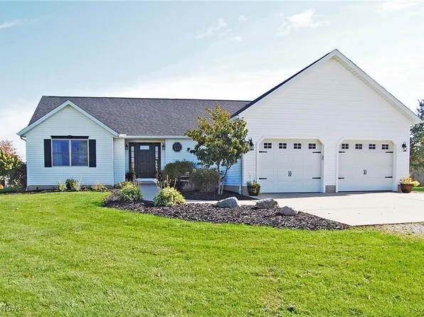 26875 West Rd, Wellington, OH 44090
