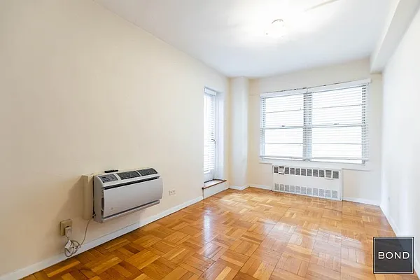 Rented by Bond New York | media 37