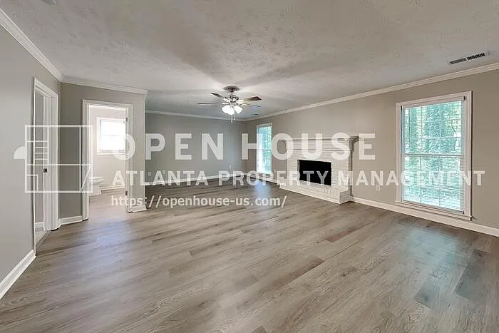 1765 Blackwillow Dr — Photo 3