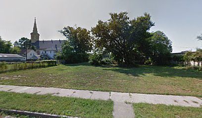 2nd image of 728 W Wayne St