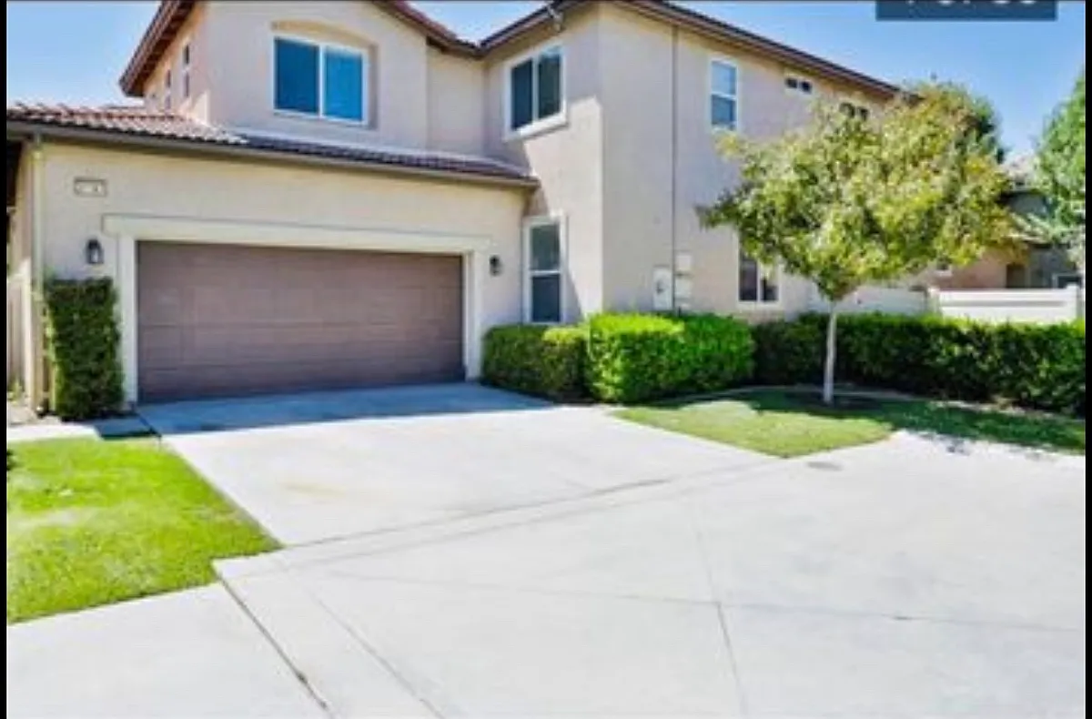 Photo 1 of 8 - Galileo Ln - Murrieta, CA Primary Photo - Galileo Ln