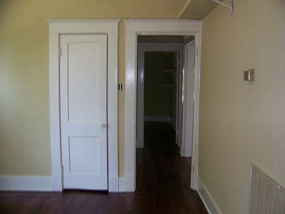 4th image of 972 N Willett St