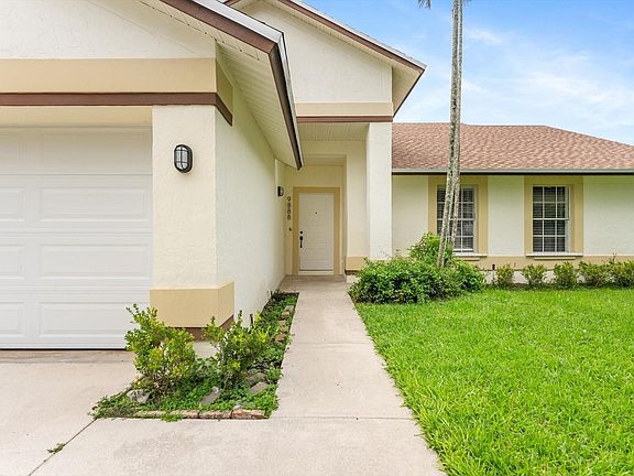 4th image of 9888 Cross Pine Court