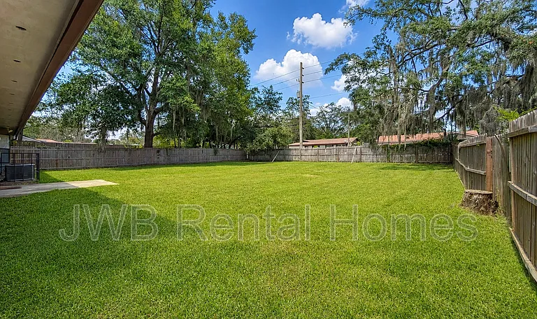 6073 Cranberry Ln E — Photo 14