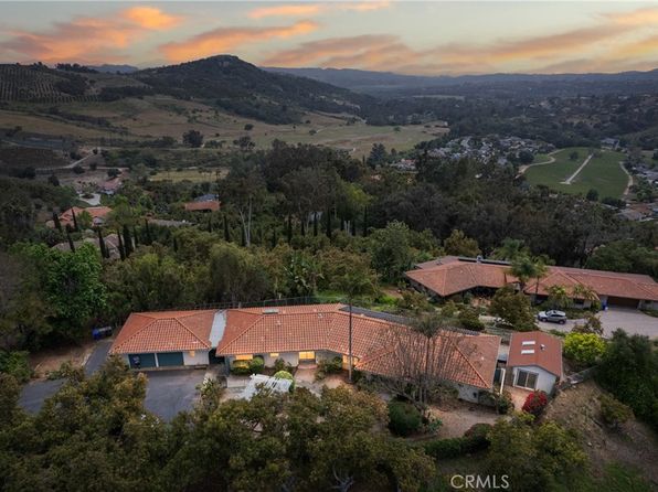2918 Los Campos Dr, Fallbrook, CA 92028