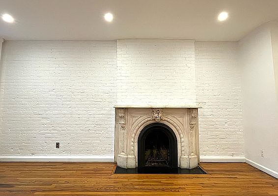 3rd image of 204 Park Pl APT 1