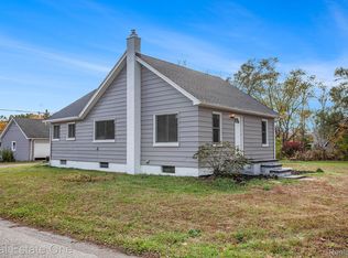 5251 Pontiac Lake Rd, Waterford, MI 48327