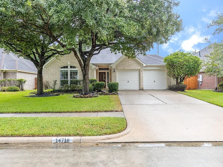 14718 Arbor Trace Ln — Photo 1