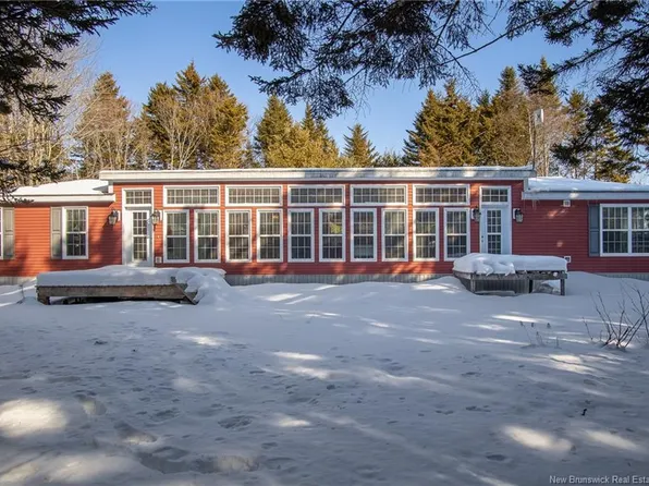 95 Neck Rd, Kingston, NB E5S 1A4