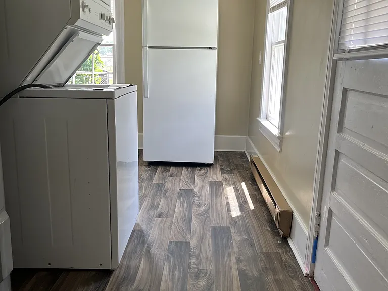 817 State St — Photo 6