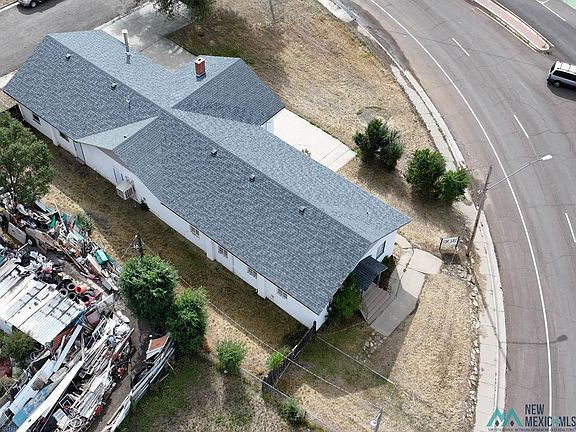 5th image of 300 Guadalupe St E