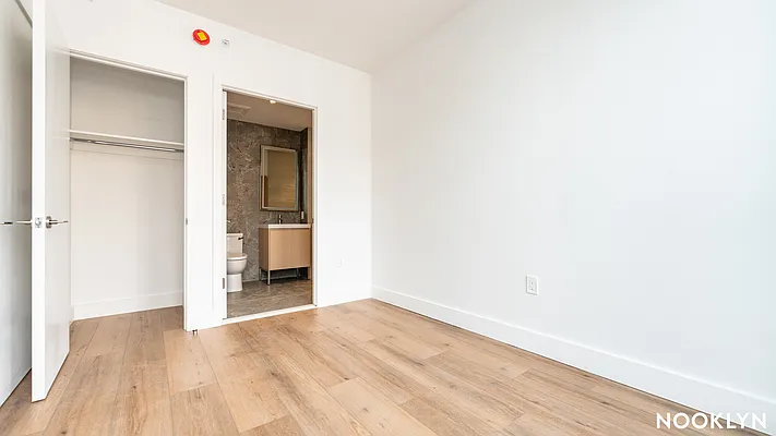 Bedroom, photo 2