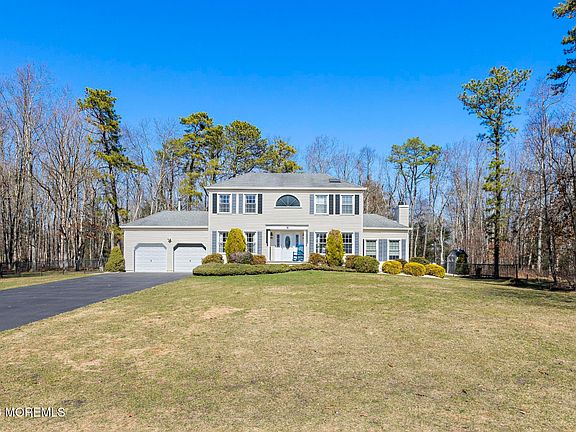 3rd image of 19 Heathwood Avenue