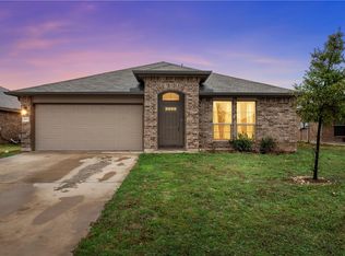 2913 Risinger Rd, Lorena, TX 76655