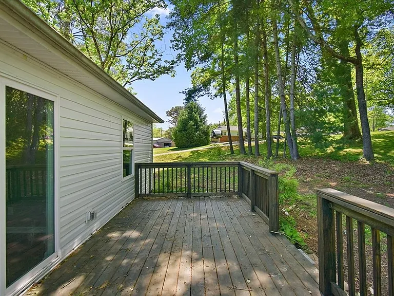309 Rickenbacker Dr — Photo 16